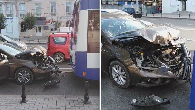 Утром в центре Кишинева произошло ДТП с участием троллейбуса и автомобиля.