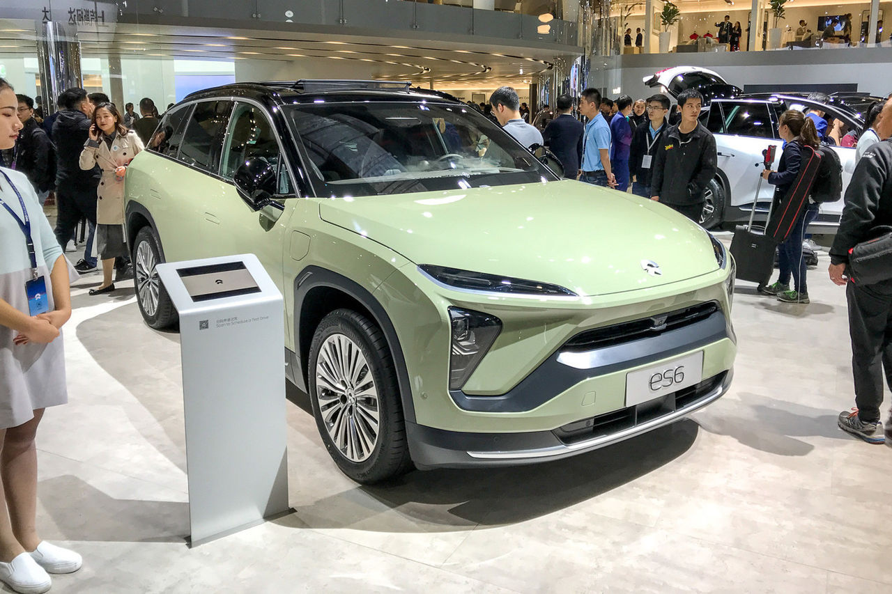 China continuă să solicite UE o soluționare acceptabilă privind comerțul cu vehicule electrice.