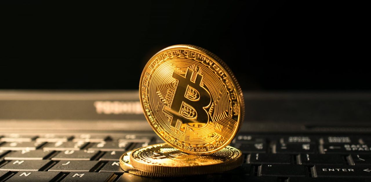 Bitcoin a scăzut vineri sub pragul de 8.500 de dolari. 