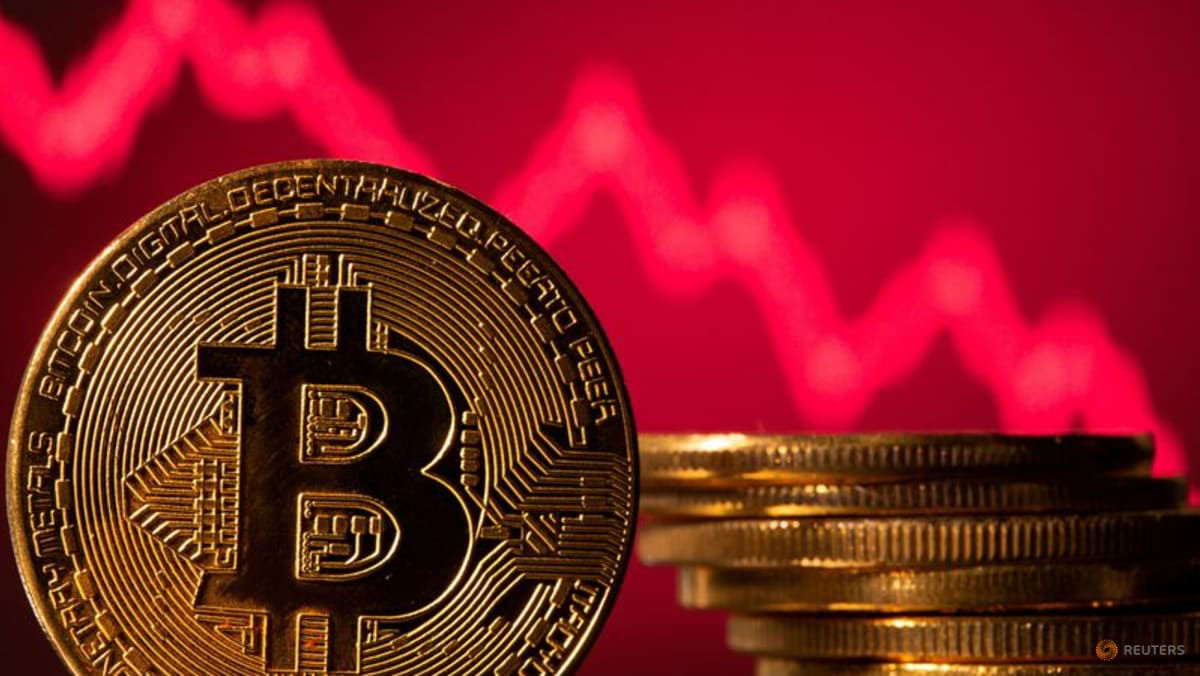 Reuters: По меньшей мере $1 миллиард клиентских средств исчез с FTX.