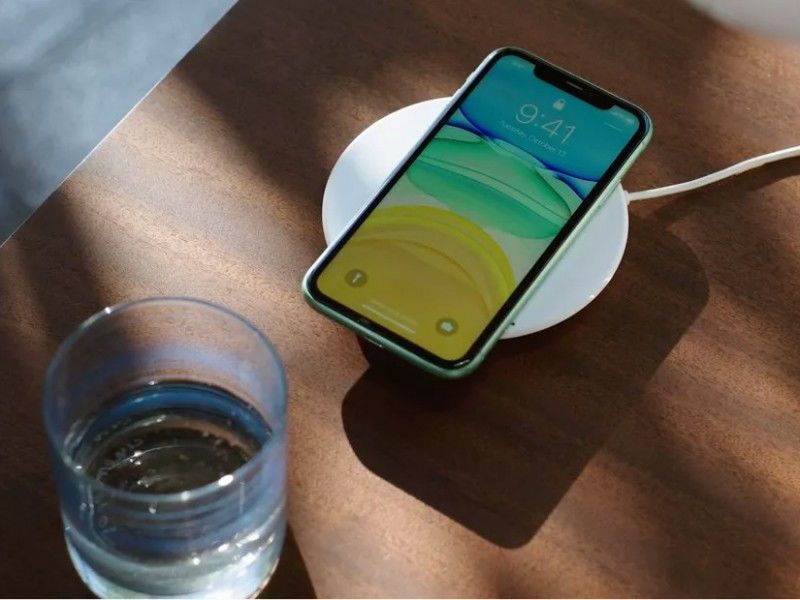 Беспроводная зарядка MagSafe для iPhone 12 оказалась очень медленной.