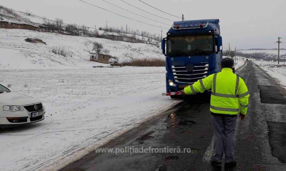 Грузовиком управлял 27-летний гражданин РМ. Фото: politiadefrontiera.ro.