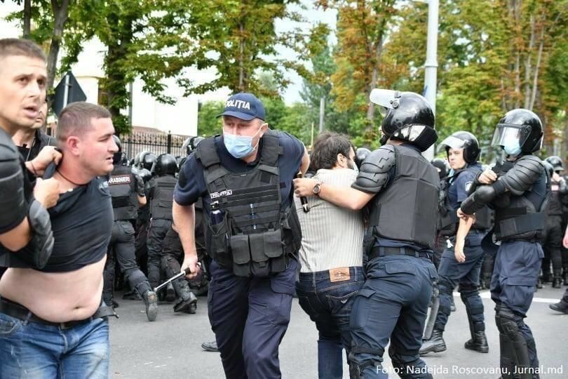 SPIA расследует действия полицейских, участвовавших в столкновениях с ветеранами. Фото: Jurnal.md