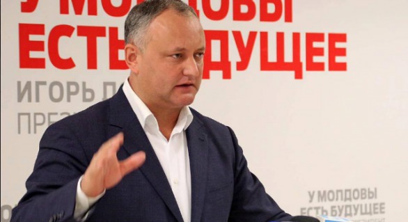 Dodon, a semnat vineri un angajament prin care își asumă că dacă ajunge președinte nu va coaliza cu oligarhul Vladimir Plahotniuc.