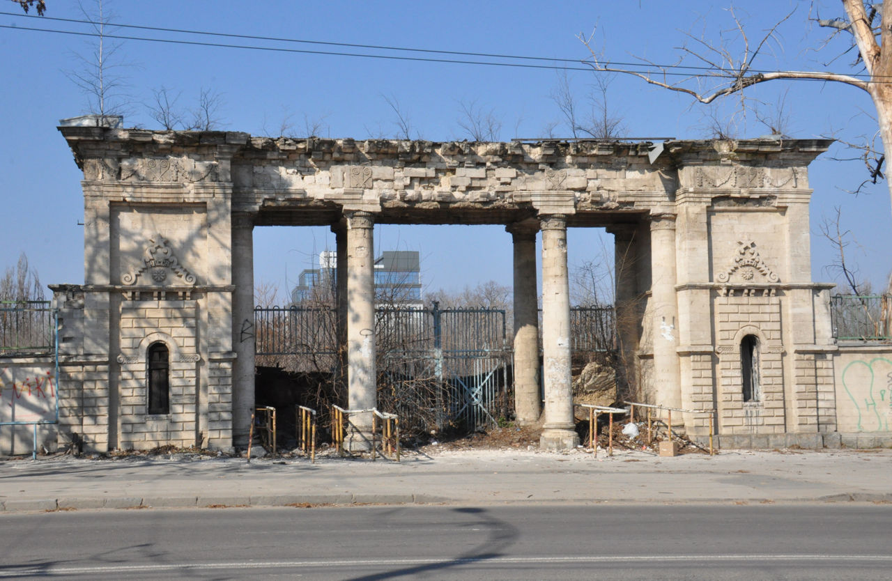 Жителей столицы призывают подписаться за проведение референдума о судьбе Республиканского стадиона.