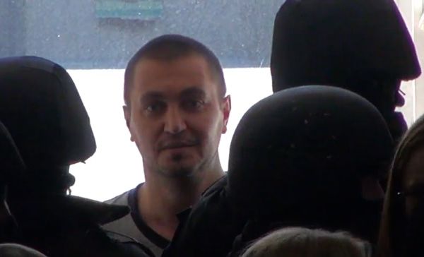 În celula Penitenciarului nr.13 în care este deţinut Veaceslav Platon au fost depistate două telefoane mobile.