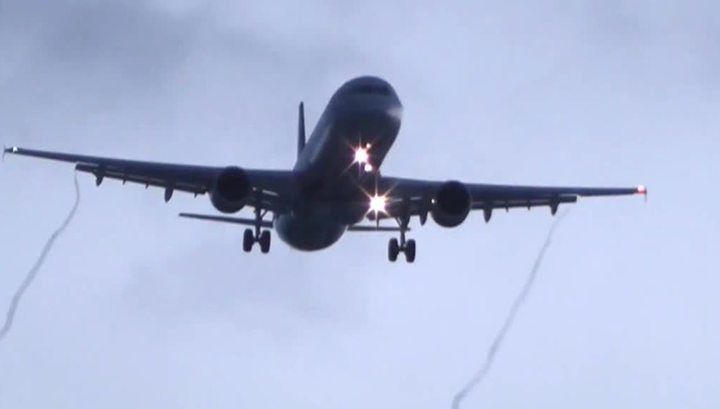 Самолет компании Delta.