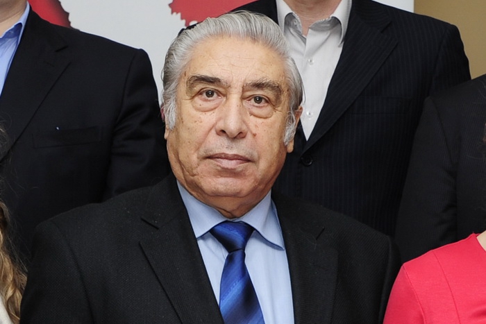 Мишин заявил, что созданная им партия "Возрождение" нуждается в массированных поставках алкоголя на рынок РФ и лишь после этого сможет защитить русскоязычных.