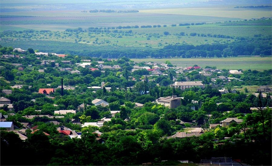 Sate din Moldova, sparg stereotipurile: Localnici salutați la radiou de primar. Foto: moldova.org