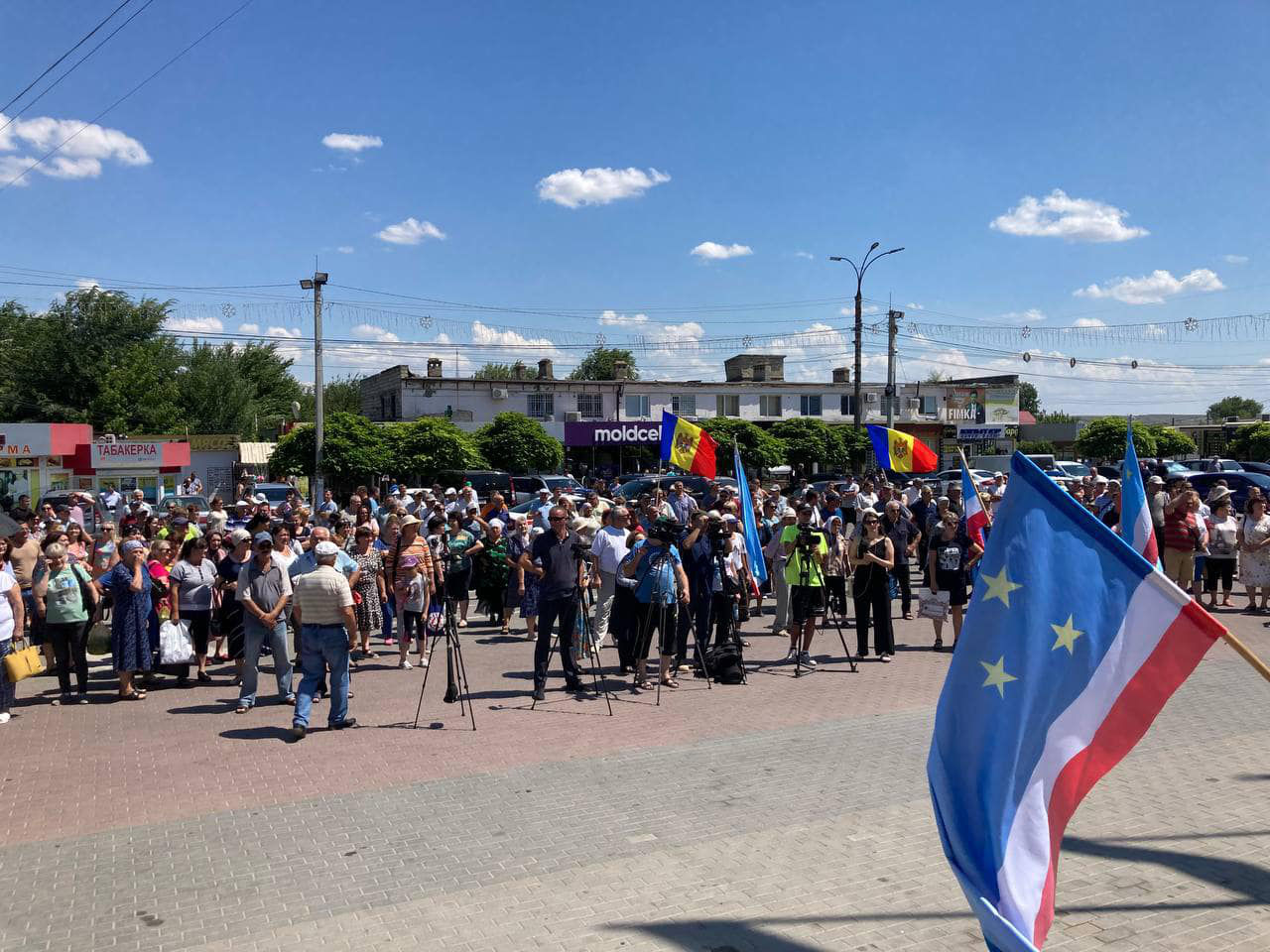 Митингующие в Гагаузии заявили о готовности "перекрывать дороги и идти на Кишинев".