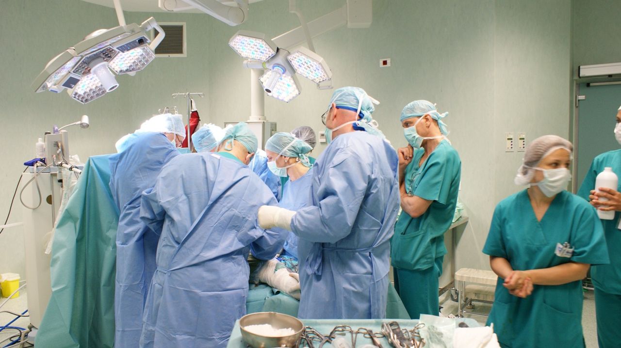 România: Trei adolescente la spital după ce au luat antidepresive