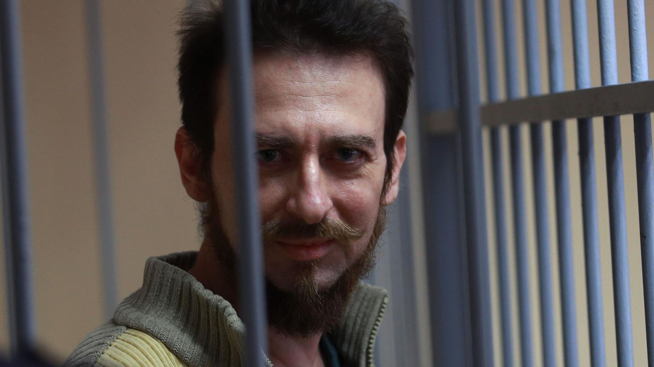 Режиссера «Ералаша» Белостоцкого приговорили к 14 годам колонии за педофилию.