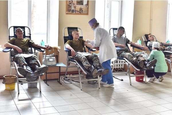 Военнослужащие пополнили запасы банка крови.