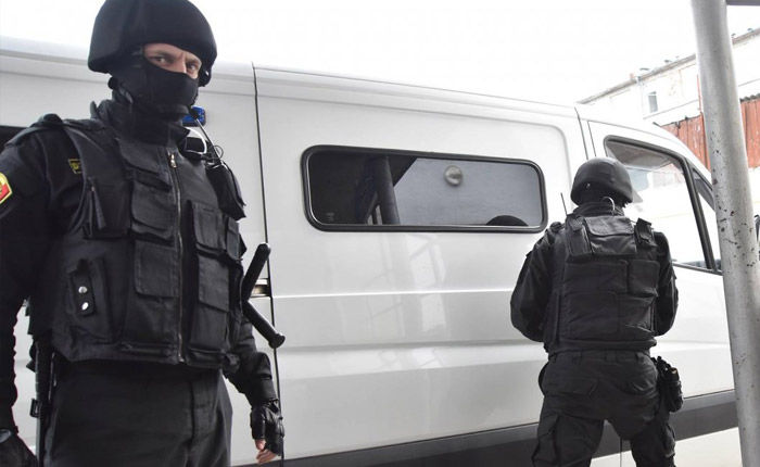 Прокуроры по борьбе с коррупцией и сотрудники СИБ провели обыски в офисе Государственной налоговой службы.