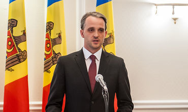 В Брюсселе Еуджен Стурза встретится с генеральным секретарем НАТО Йенсом Столтенбергом.