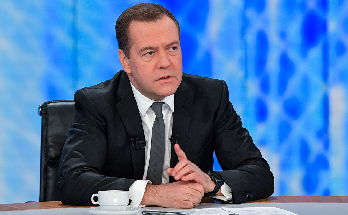 Медведев назвал спецоперацию тяжелым, но очень взвешенным решением.