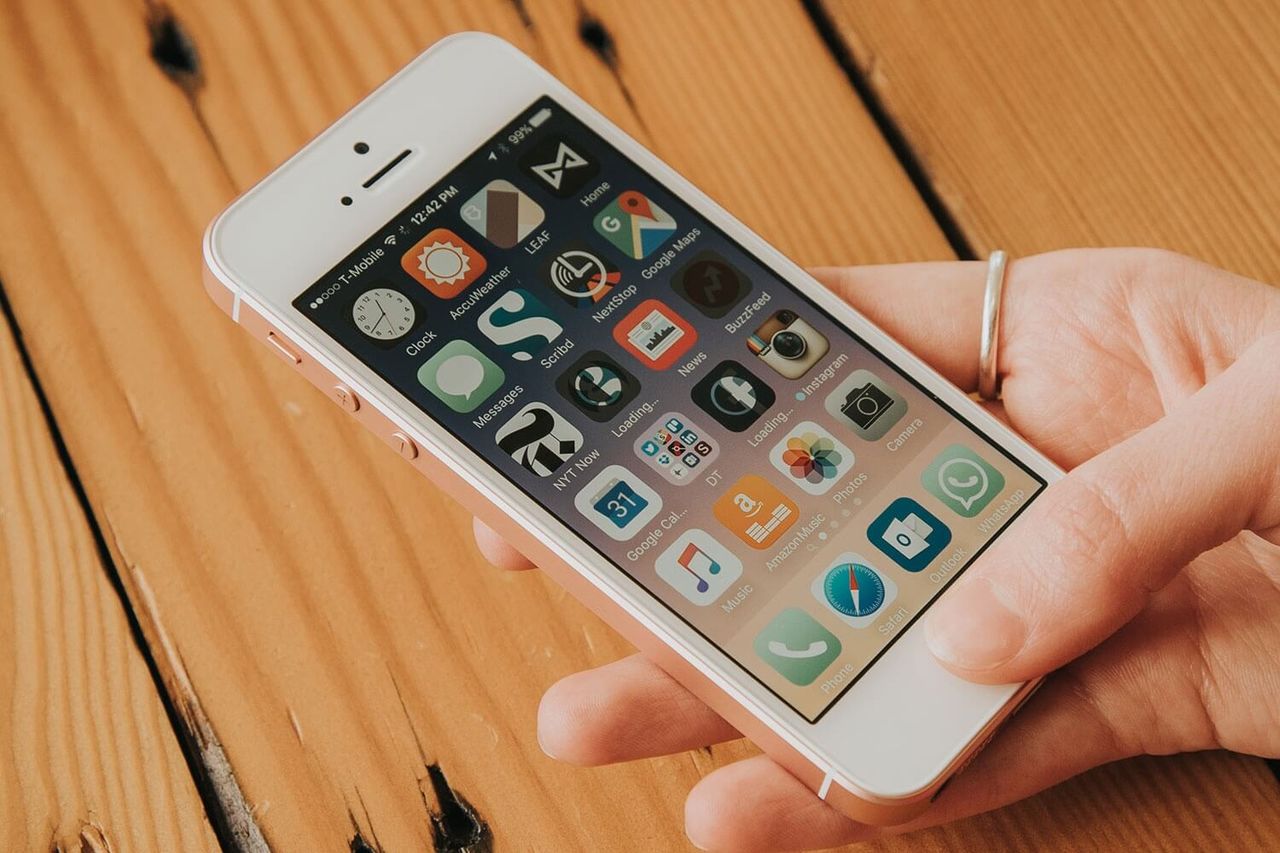 На этой неделе "замедление" iPhone с изношенными батареями подтвердил и разработчик Geekbench.