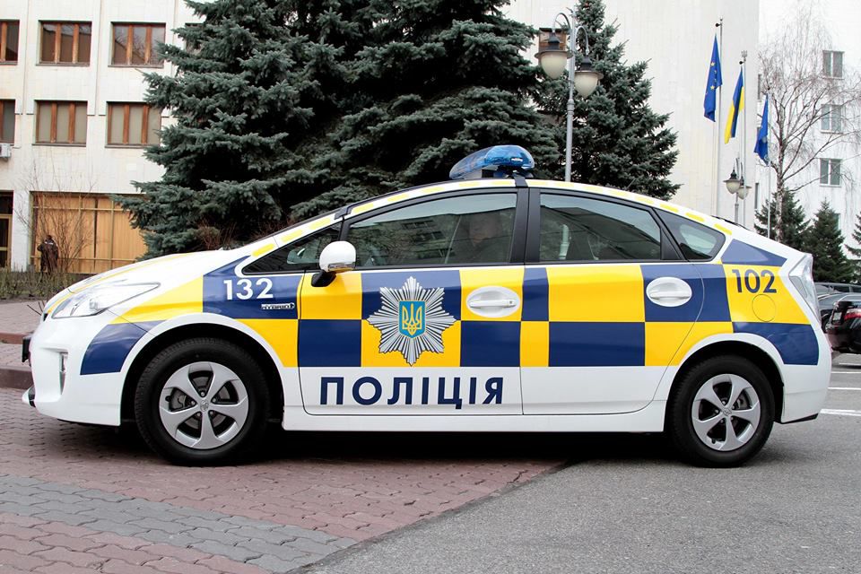 Украина меняет милицию на полицию.