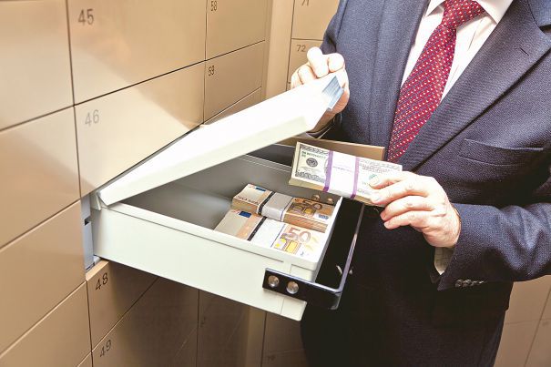 Criza economică din Rusia a împins zeci de bănci din această ţară în faliment, iar altele ameninţă să se prăbuşească în curând.