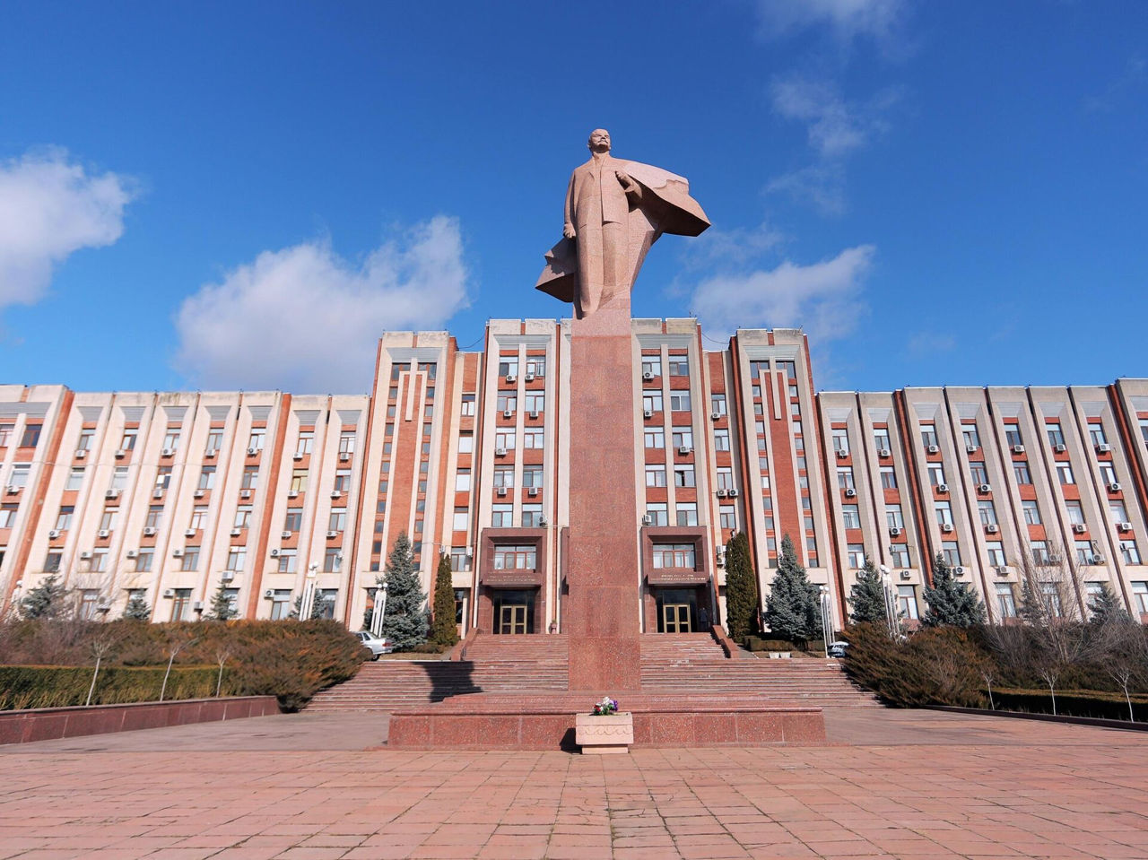 В приднестровском регионе продлят режим ЧП в экономике до 17 июля.