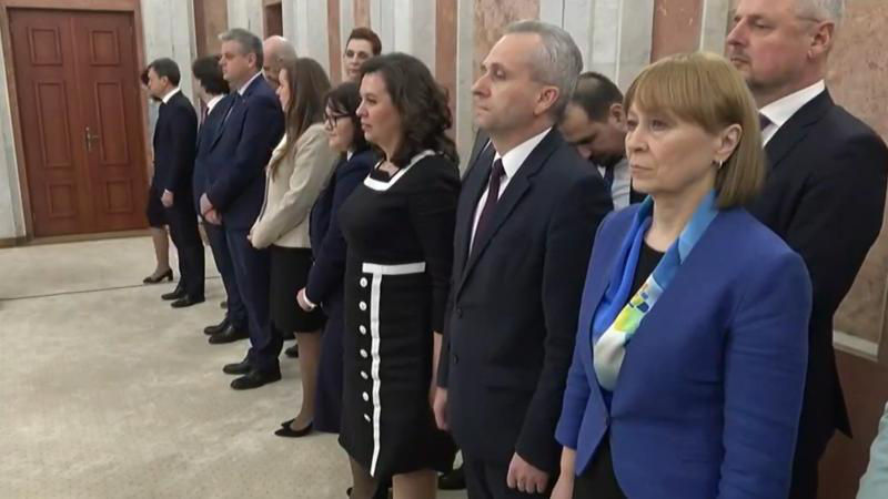 Кабинет министров Дорина Речана принес присягу.