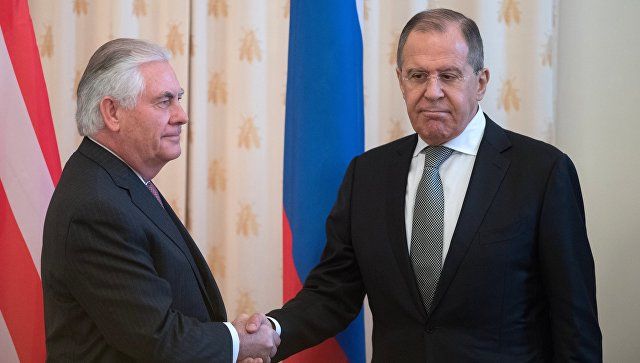 Госсекретарь США Рекс Тиллерсон и министр иностранных дел РФ Сергей Лавров.