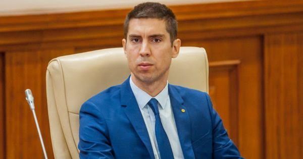 Вице-председатель парламента Михай Попшой.