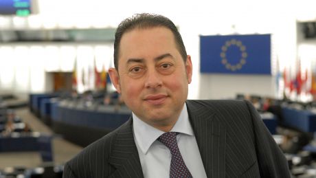 Питтелла назвал единственным решением-  укрепление проевропейского альянса. Фото: eunews.it