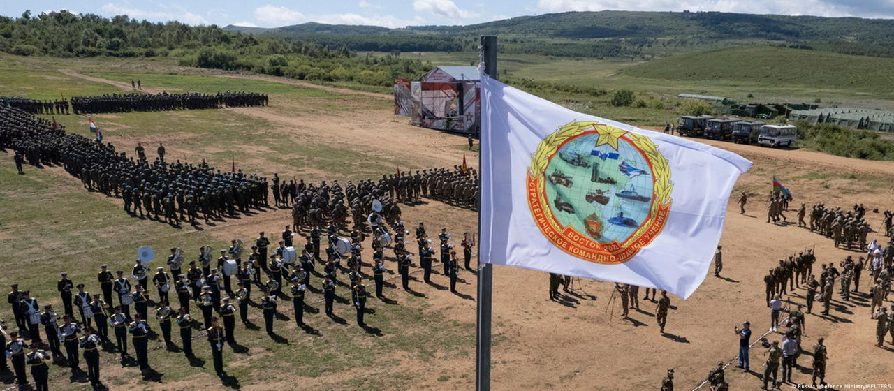 В РФ начались маневры "Восток-2022" с участием КНР и Индии.