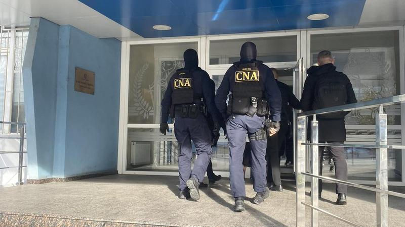 В Кишиневе в ходе обысков задержали двух судей.