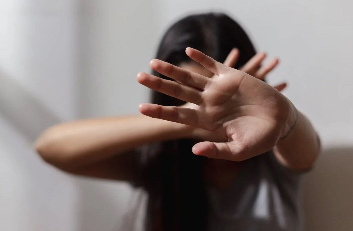Un bărbat din raionul Strășeni, condamnat la 12 ani de închisoare după ce și-a violat soția.