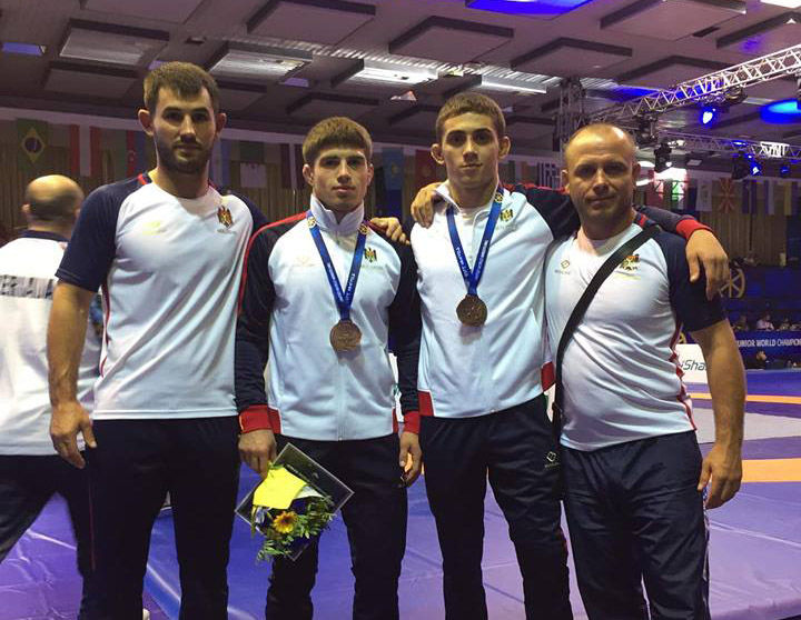 Молдавские спортсмены завоевали бронзу на чемпионате мира по вольной борьбе среди юниоров в Словакии.