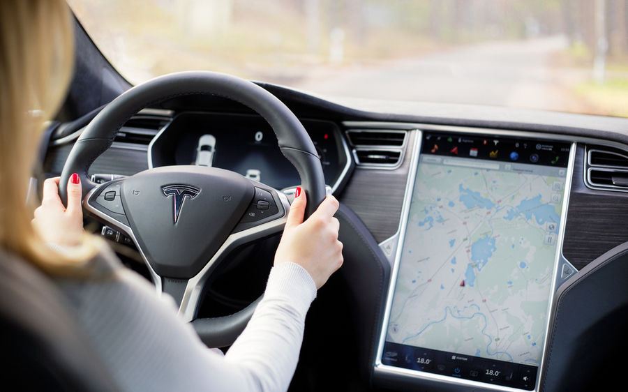 Tesla заработала на биткоинах больше, чем на продажах электрокаров.