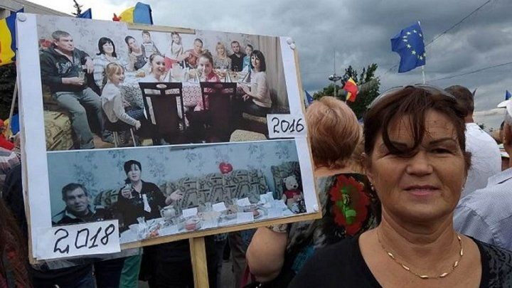 История с фотографией "разрушенной" семьи на протесте получила неожиданный поворот.