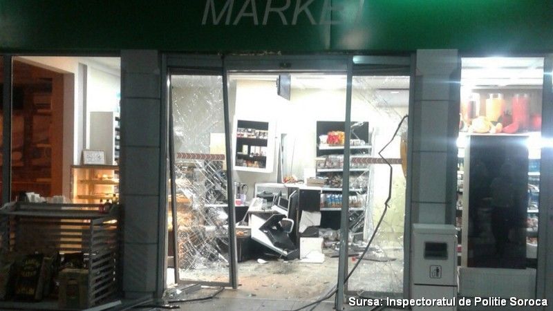 Fără limită: Cum un bărbat a intrat cu maşina până în magazin