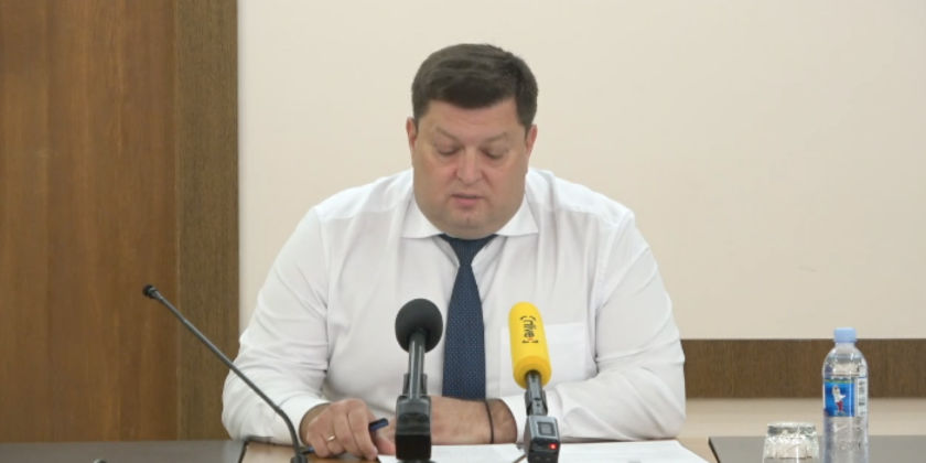 В доме бывшего главы Агентства госуслуг прошли обыски по делу о закупке бланков для документов.