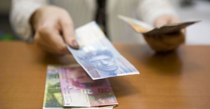 Banca Națională a Elveției a raportat în primul semestru din 2015 pierderi record de 50,1 miliarde de franci elvețieni.