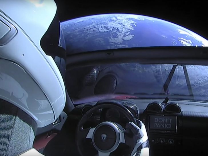 Ce se va întâmpla cu mașina lui Elon Musk, trimisă de Space X în spațiu