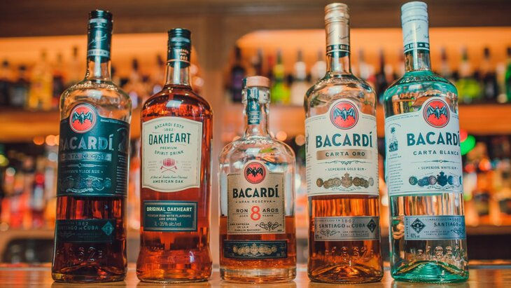 Производителя алкоголя Bacardi внесли в список международных спонсоров войны.