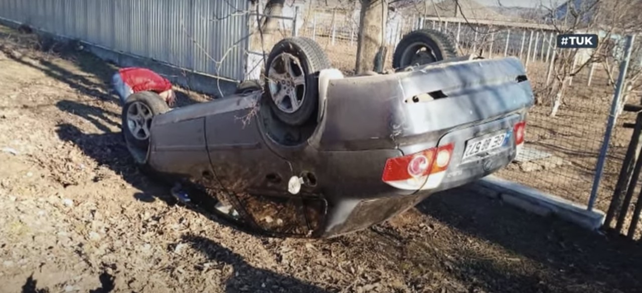 В Тараклии перевернулся автомобиль.