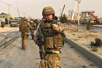 Изначально планировалось, что британские войска покинут Афганистан к концу этого года.