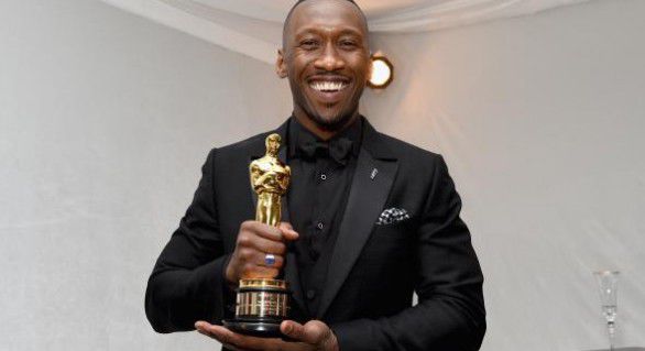 Ali și-a început cariera de actor la Hollywood în serialele „Crossing Jordan” și „Threat Matrix”. 