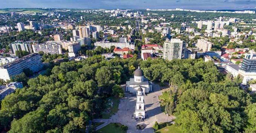В 2018 году свыше 21 тысячи иностранных граждан обратились за оформлением документов, чтобы остаться в нашей стране. 