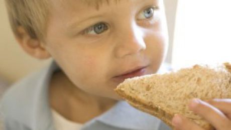Internatele şi casele de copii din regiunea Transnistreană nu au primit în acest an bani pentru alimentaţia copiilor. Foto: bebelu.ro