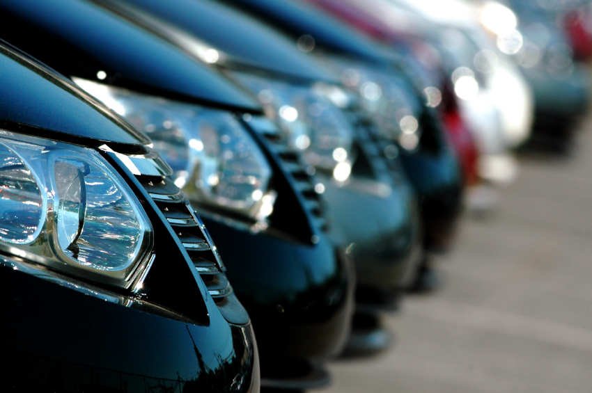 Огромное количество авто в РМ - основной источник загрязнения воздуха. Фото: autogaraj.md
