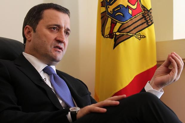 Comentând demisia guvernatorului Băncii Naționale, Dorin Drăguțan, Filat a atras atenția că aceasta survine în ajunul vizitei delegației FMI la Chișinău.