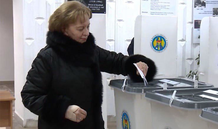 Лидер ПСРМ проголосовала за политическую стабильность.