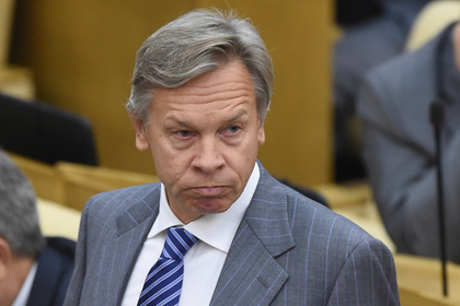 В ночь на воскресенье, 12 октября, Владимир Путин приказал вернуть войска с учений в Ростовской области в места постоянной дислокации.