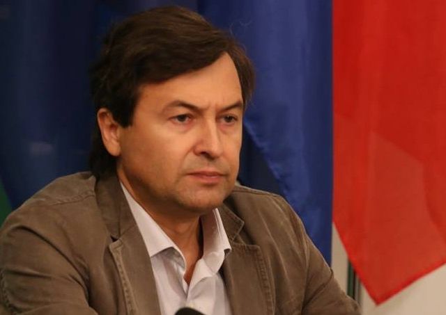 Victor Rosca, fratele primei sotii a lui Vlad Filat, care detine functia de secretar general al PLDM, a comentat informatia potrivit careia el a rezervat denumirea Partidul Social Liberal, denumire vehiculata si de Iurie Leanca pentru partidul sau.
