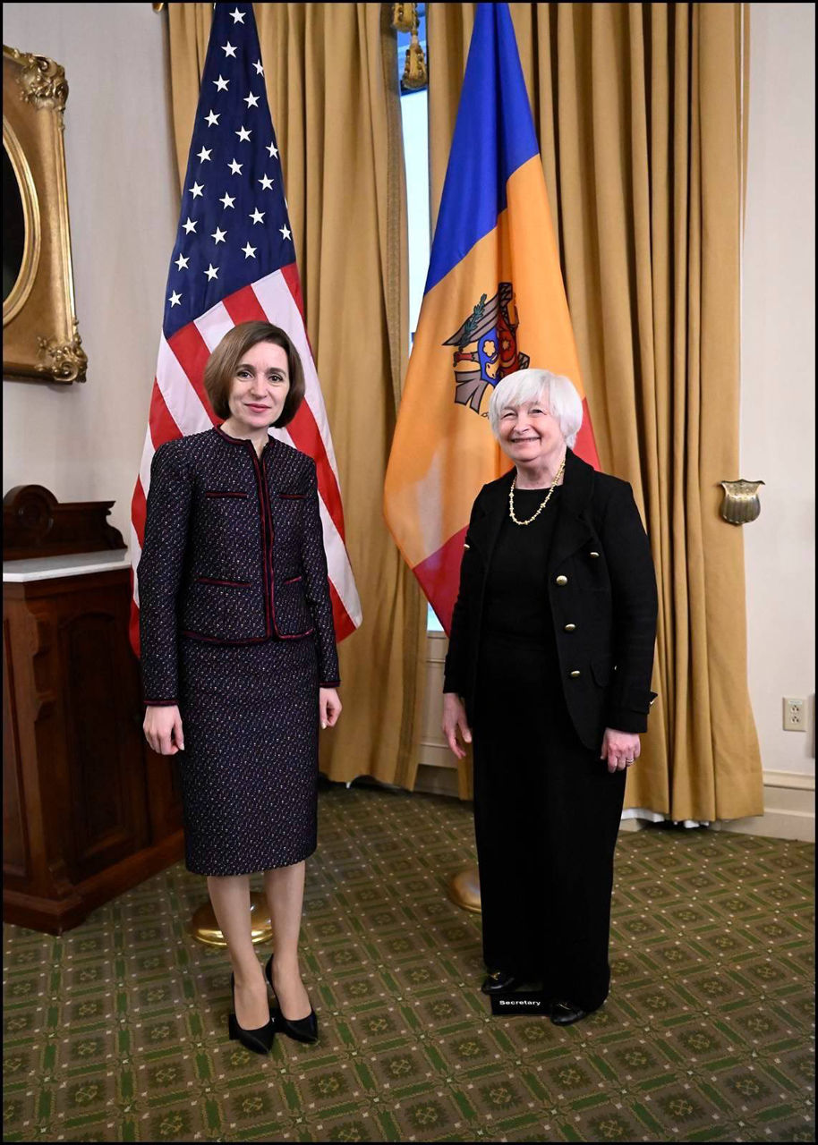 Санду говорила с госсекретарем казначейства США о борьбе с коррупцией.